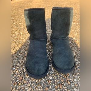UGG CLASSIC SHORT BOOTS | SIZE 7 | BLACK | WOMENS